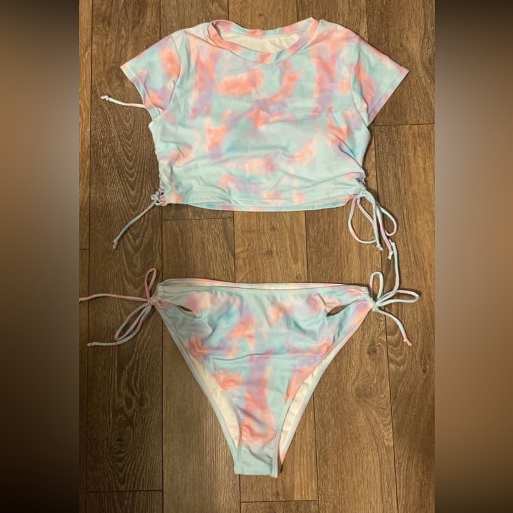 Super cute 2 piece bathing suit